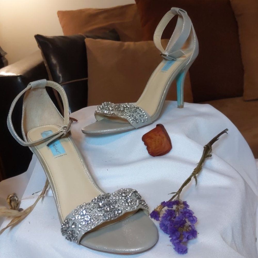 Betsey Johnson ladies heeled sandal